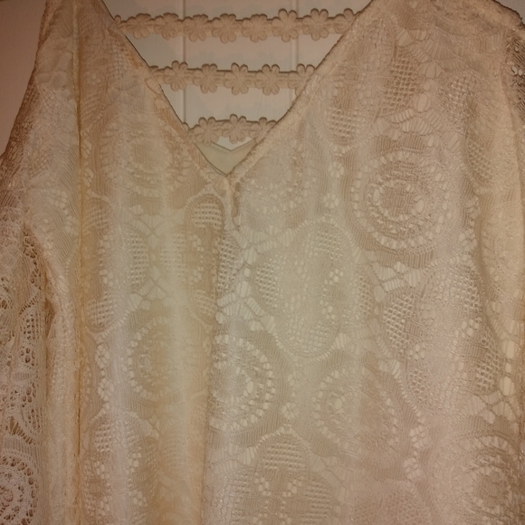 Bohemian cream dress bell sleeves - Picture 2 of 6